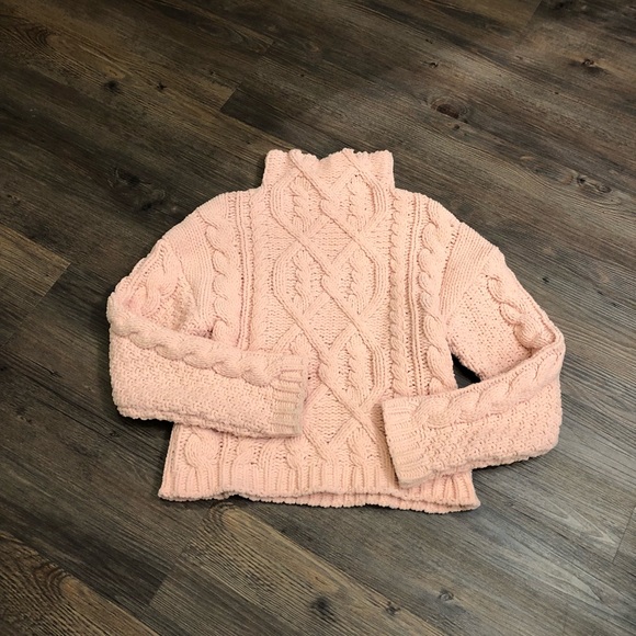bebe Sweaters - ✨✨FLASH SALE✨✨
bebe Sweater